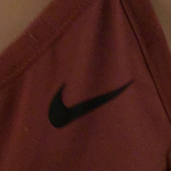 Nike - Picture 2 of 4